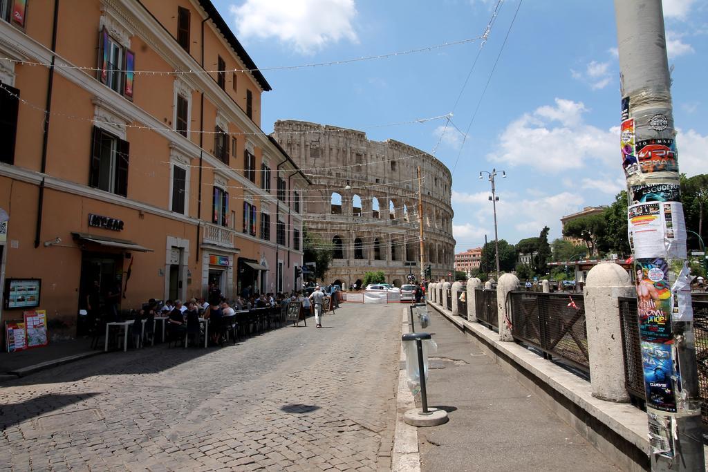 Colosseum Super Family Apartment Roma Habitación foto