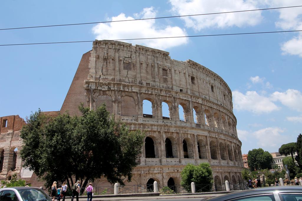 Colosseum Super Family Apartment Roma Habitación foto